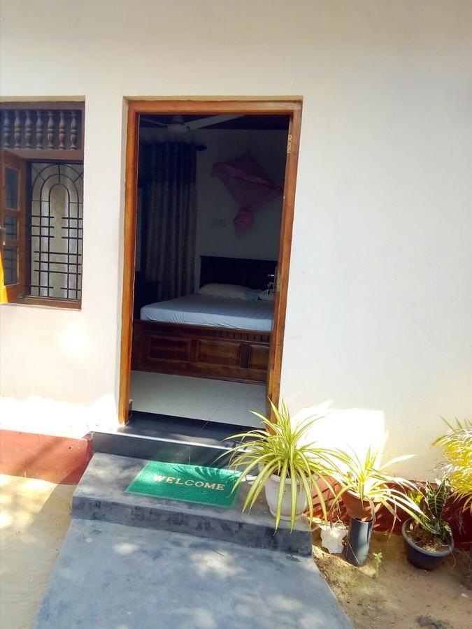 Nethmi Rooms Negombo Exterior foto